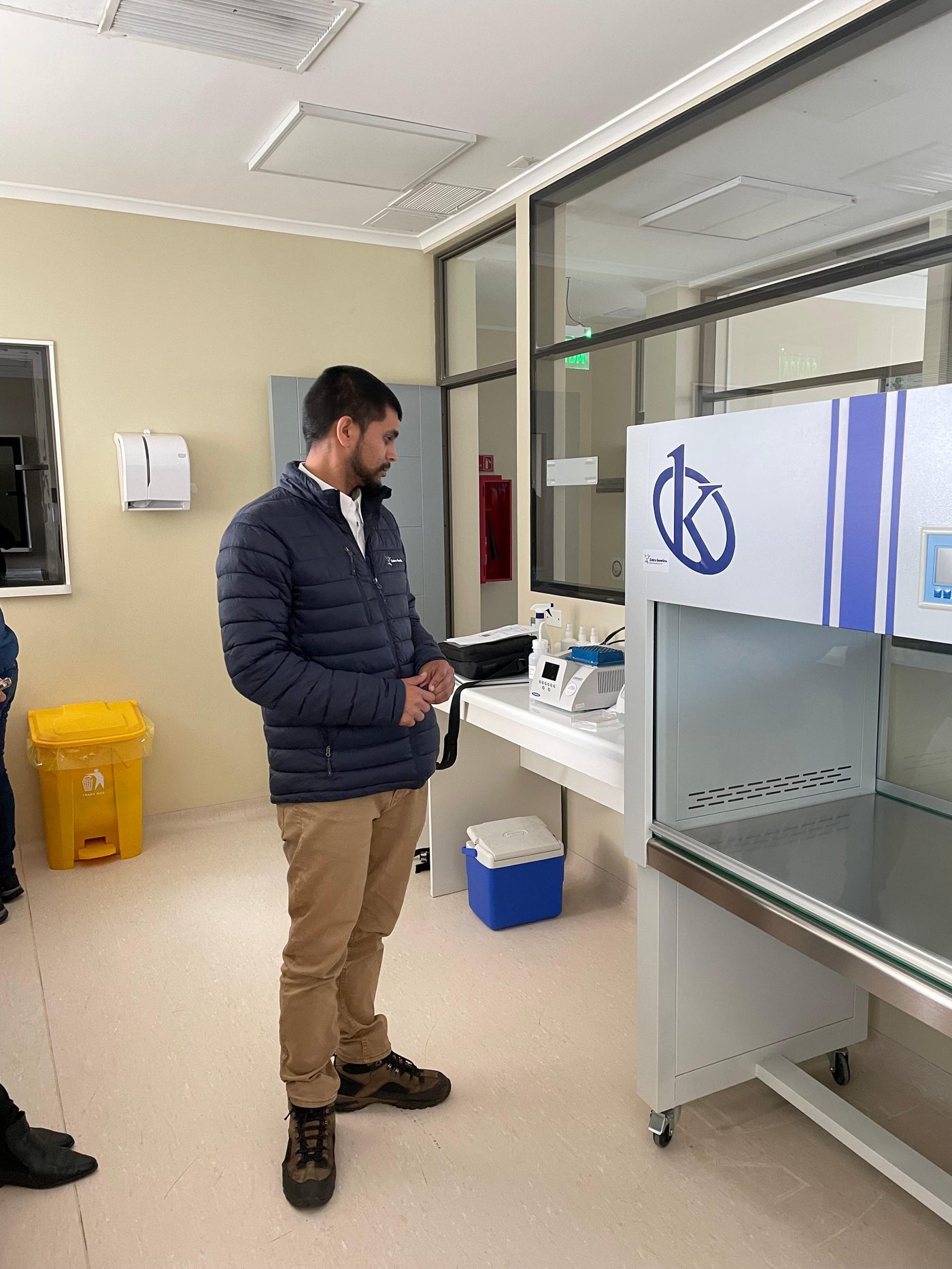 Instalación de equipos de laboratorio en terreno